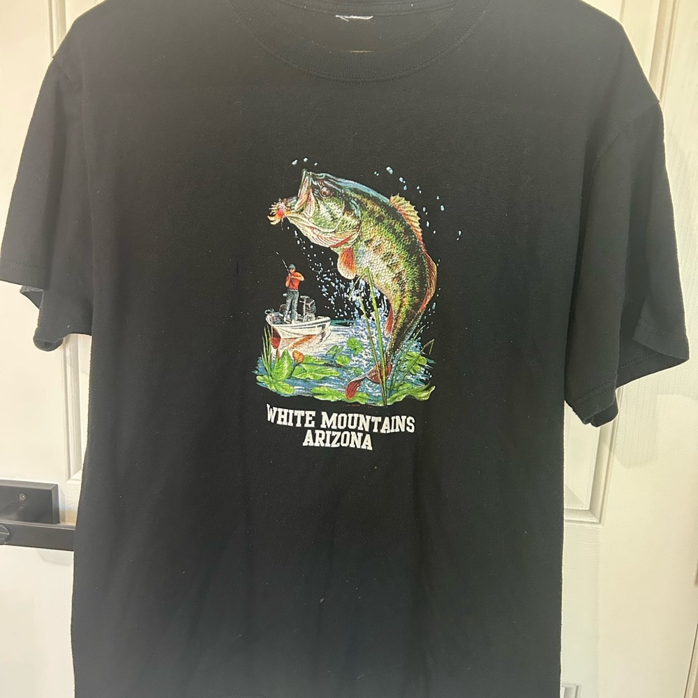 Vintage Graphic White Mountains Arizona Fish T-Shirt - Black